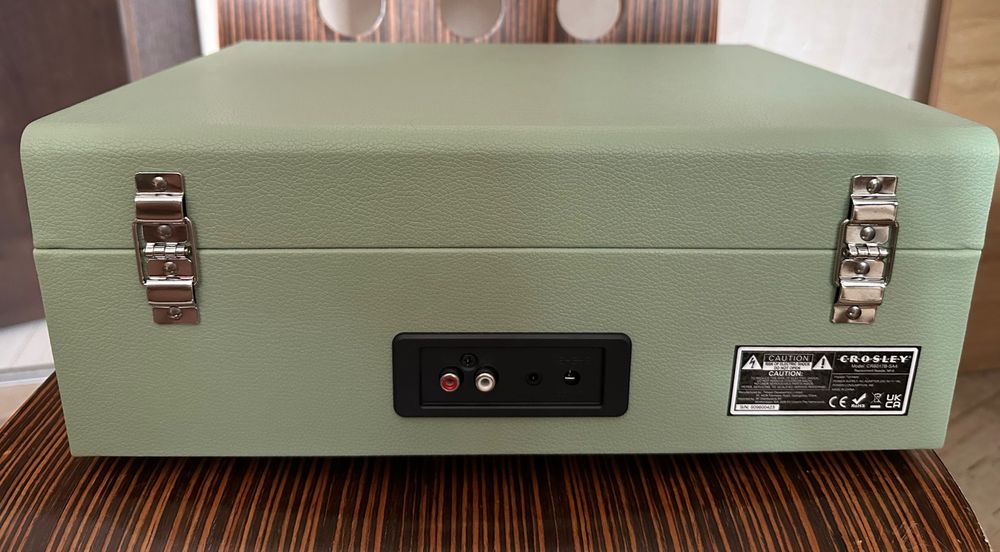 Грамофон Crosley Voyager