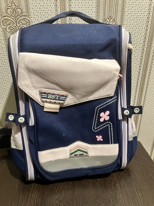 Продам рюкзаки для девочки