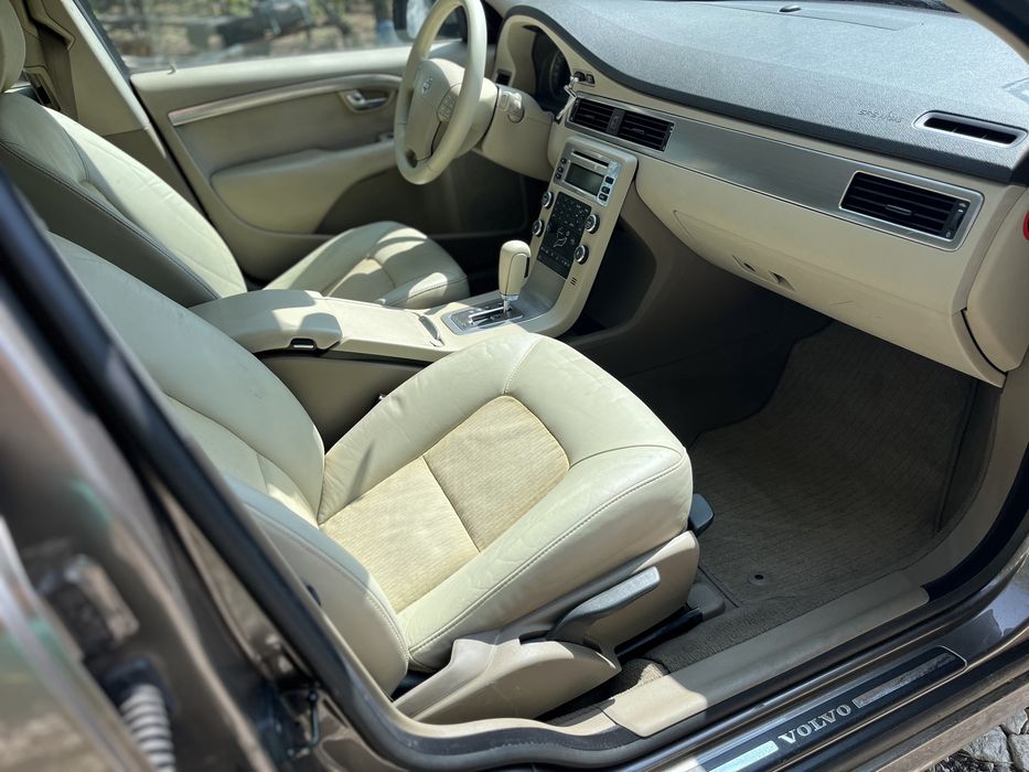 Volvo v70 p3 Двигател Атоматична кутия Компресор Фар Стоп Броня Калник
