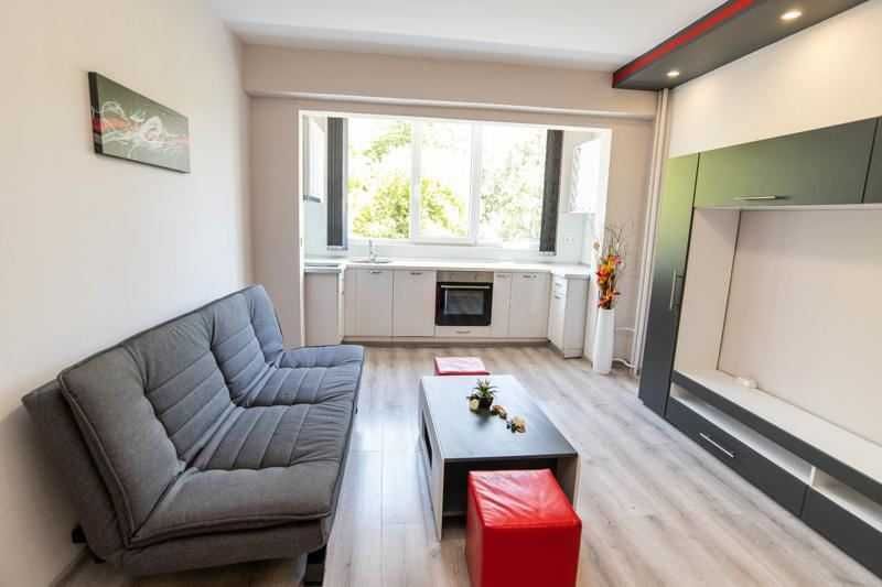 Продава се Тристаен апартамент в София, Сухата река - 95 кв.м за 2300 €/кв.м - Снимка #1