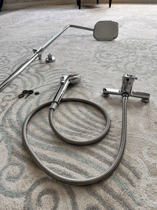 Смеситель, душевая стойка