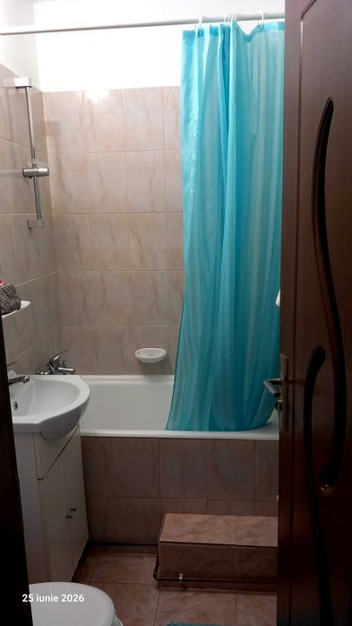 Inchiriez apartament