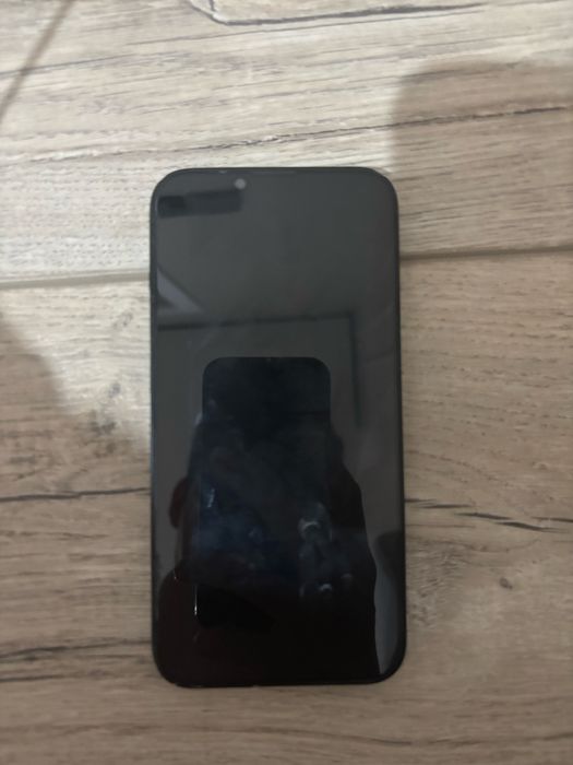 Продам Iphone 13