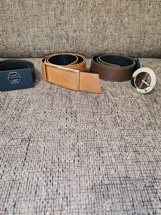 Дамско Яке и чисто нов панталон манго два чифта дънки Зара, жилетка и