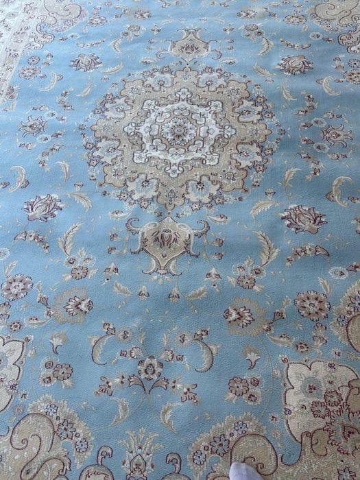 Продам ковры в отличном состояние