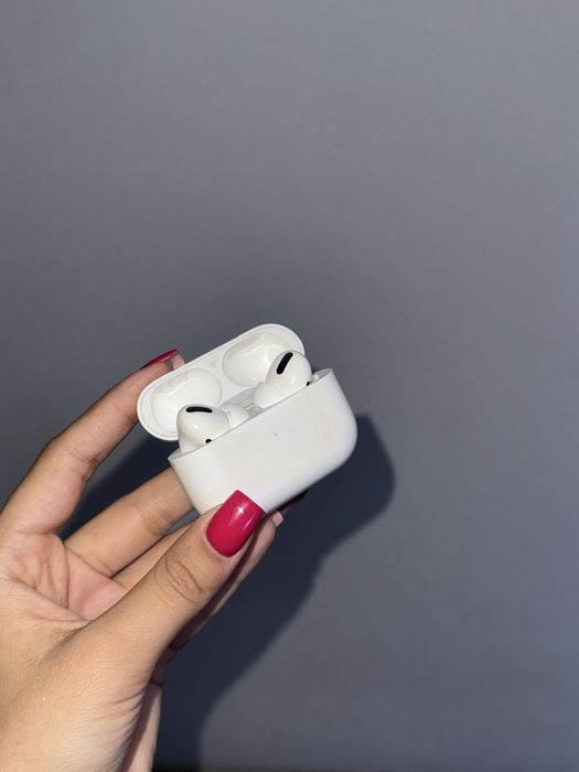 Apple AirPods (1st generation)