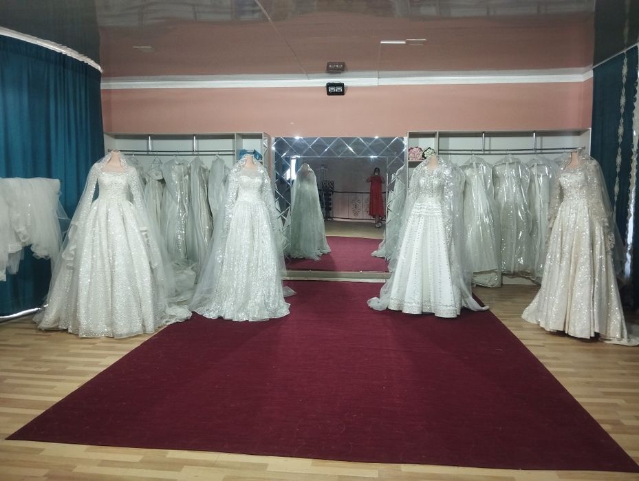 Янги Келин куйлакларимиз бор 500000 дан бошланган.