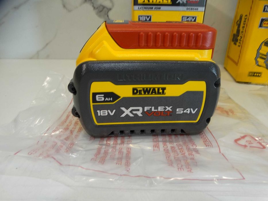 Dewalt Flex Volt 54 V - Батерия 6.0 Ah / 9.0 Ah