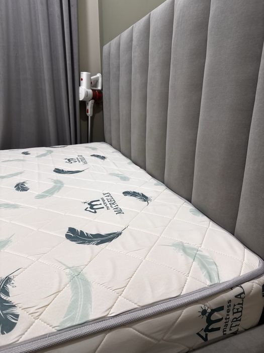 Продаю двуспальную кровать