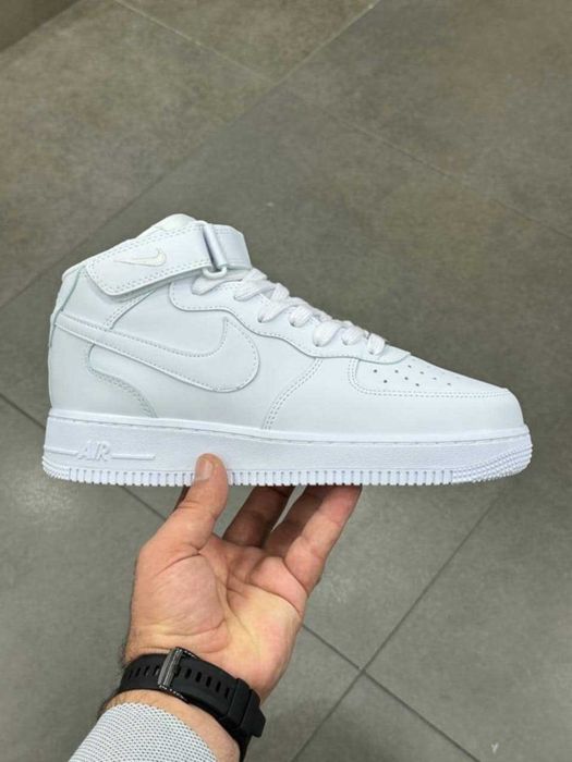 Vand adidasi nike force 1