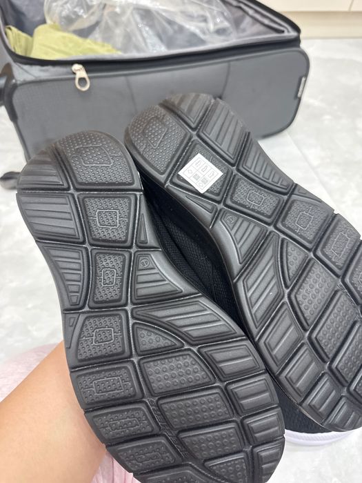 Обувь скечерсы  мужская новая