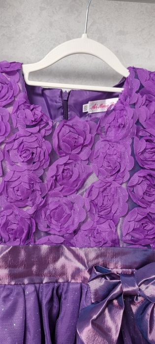 Продам платье на 6-7 лет