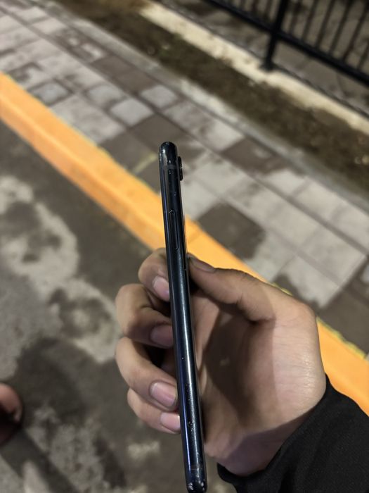 Срочно продаю iphone XR 128gb 77%