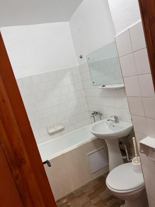 Închiriez garsonieră central