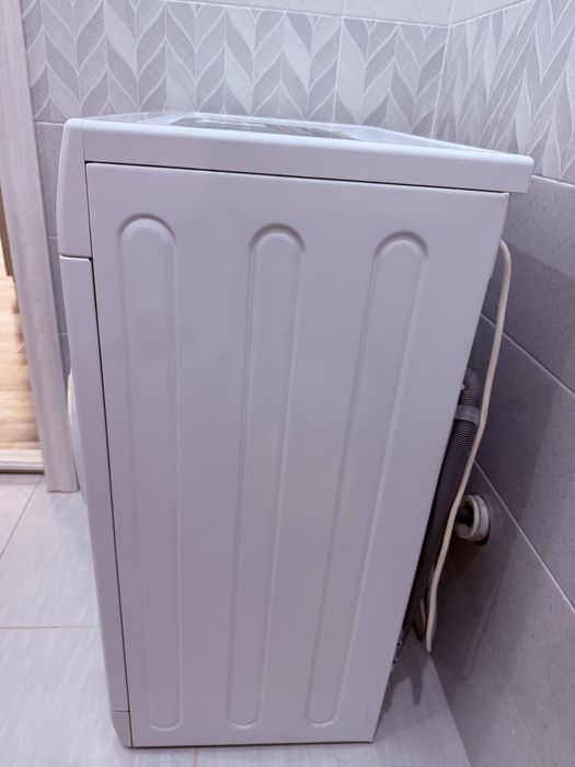 Продам стиральную машину Hotpoint-Ariston