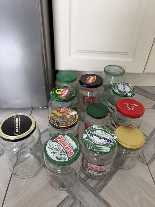 Отдам банки бесплатно Саина Жандосова