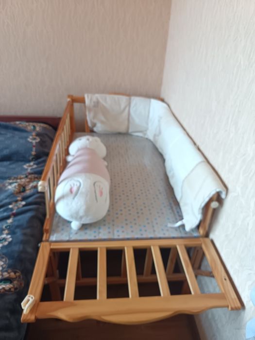 Продам кроватку-манеж