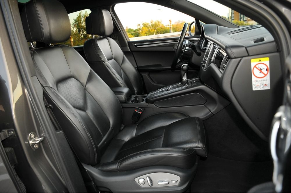 Macan2016様 Macan2016様 （Used 2016 Porsche Macan S in Rancho Cordova）