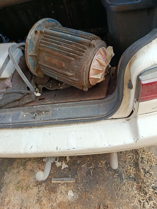 Продам асинхронный двигатель