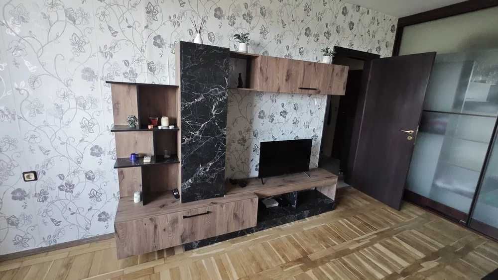 Дава се под наем Едностаен апартамент в София, Център - 50 кв.м за 400 € - Снимка #1