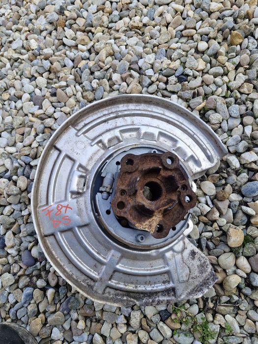 Fuzeta portfuzeta stanga dreapta spate bmw f80 f82 f83 m3 m4