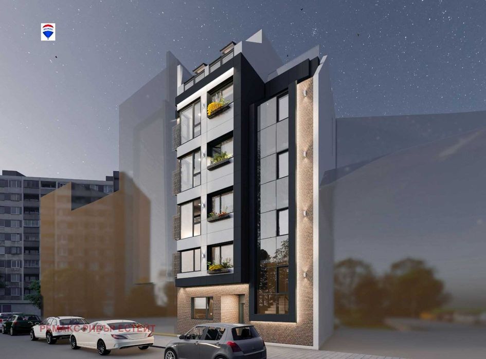 Продава се Тристаен апартамент в Русе, Център - 115 кв.м за 1521 €/кв.м - Снимка #1