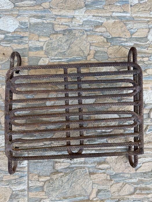 Vând grătar de camping