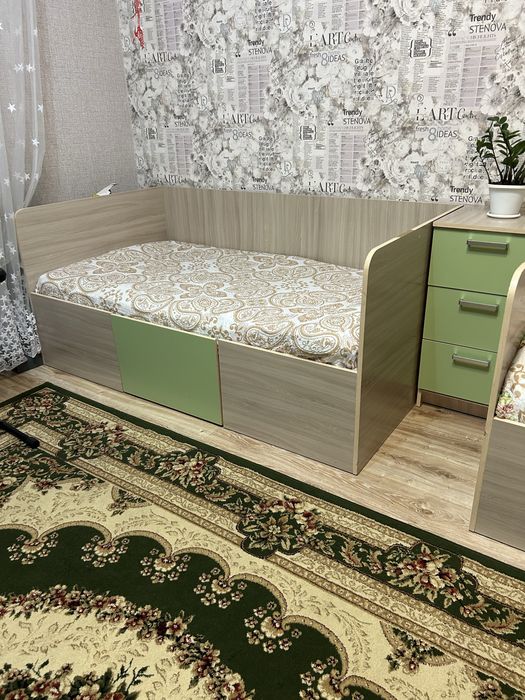 Срочно! Подростковый гарнитур