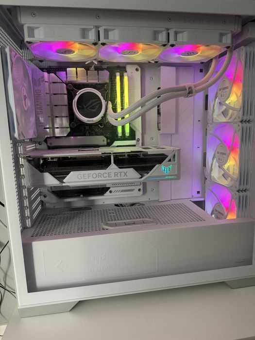 Vand Schimb Pc Gaming i7 -14700kf RTX 4070TI Super