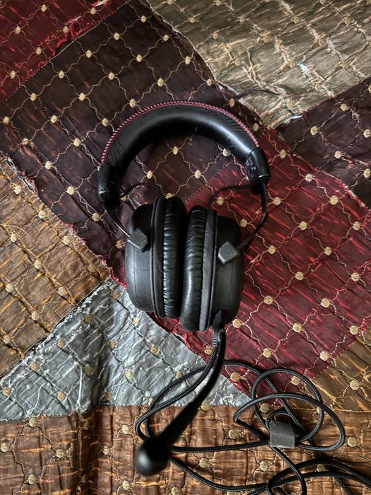 Наушники hyperx.
