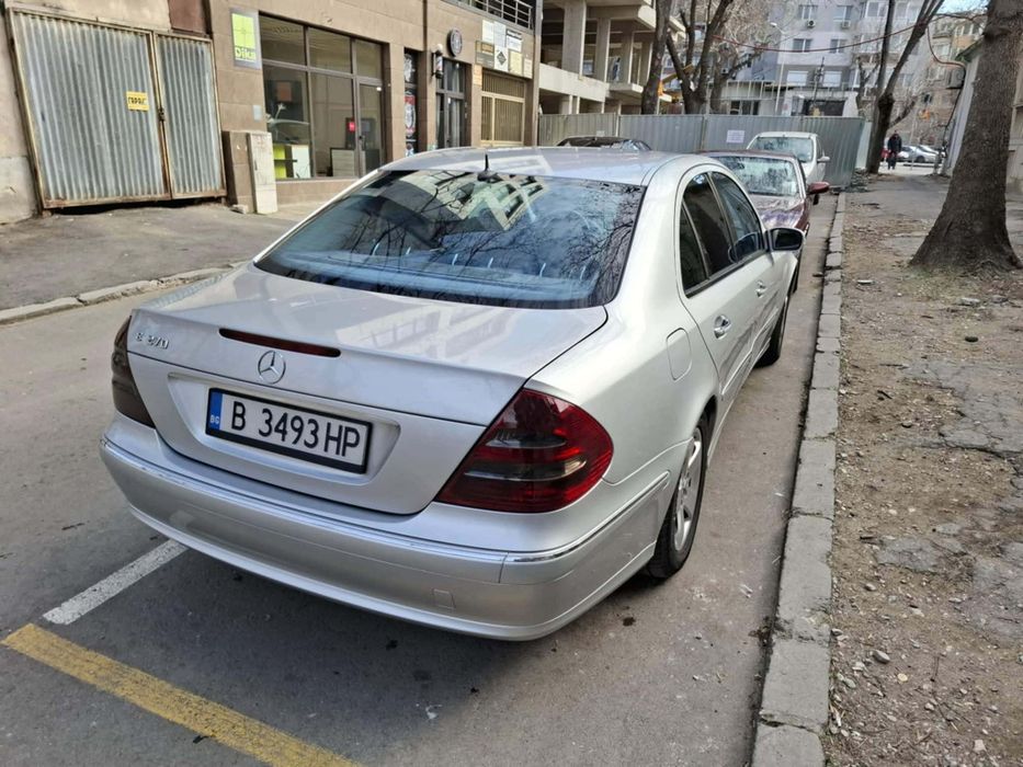 Продава се Мерцедес Е270