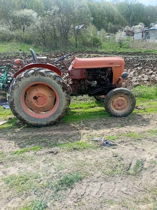 Vând tractor Fiat