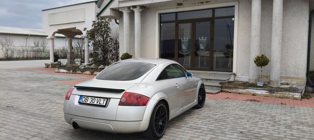Vând Audi TT. An fab 2000