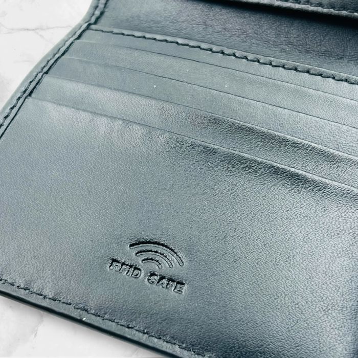 Guess мъжко портмоне ново с етикет