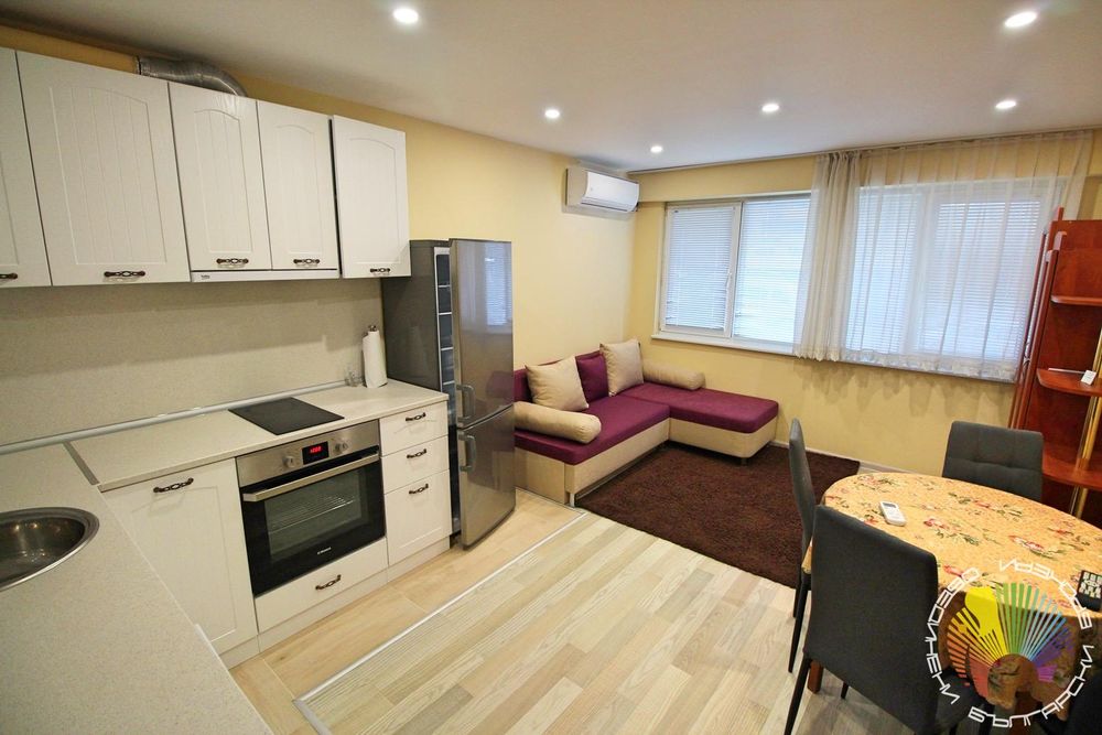 Дава се под наем Тристаен апартамент в Бургас, Братя Миладинови - 75 кв.м за 561 € - Снимка #2