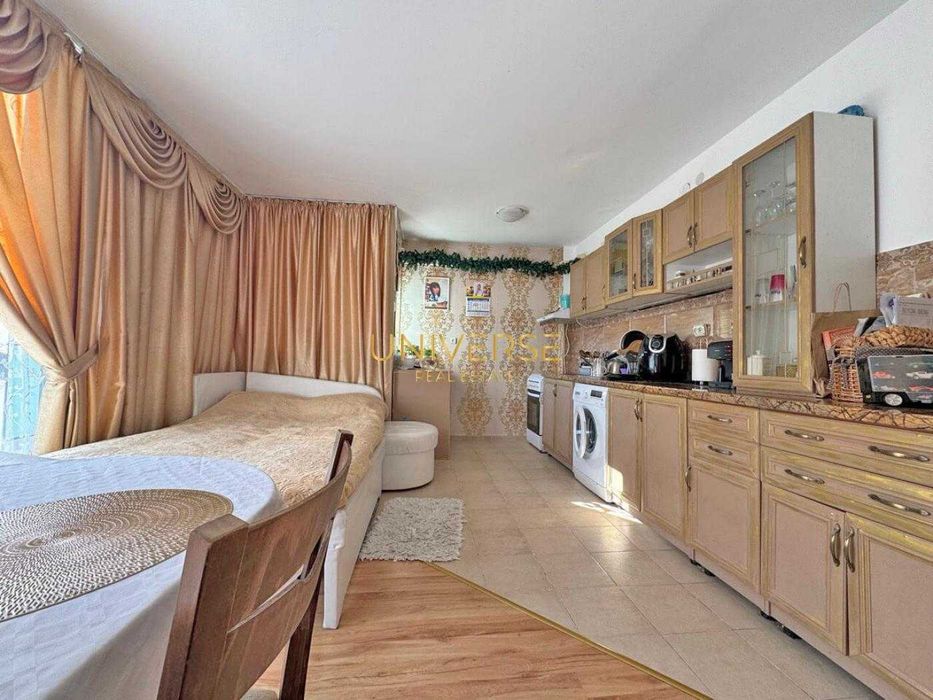 Продава се Двустаен апартамент в к.к. Слънчев бряг - 60 кв.м за 1100 €/кв.м - Снимка #2