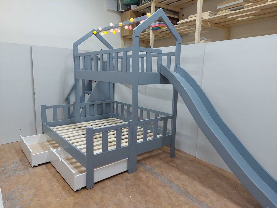 TRANSPORT GRATUIT.Pat etajat cu tobogan,cod 3527