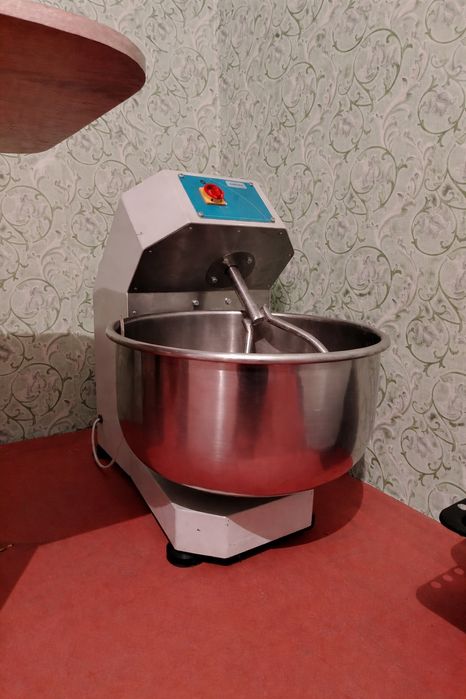 Жарочный шкаф(пицце печь), мойка, тестомес