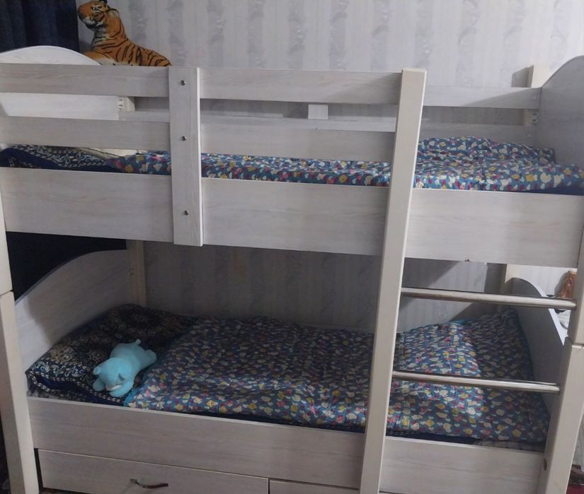 2etajli krovat srochno Yunusobodda
