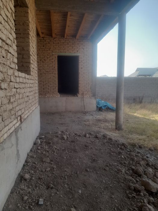 Hovli sotiladi karopka holatda