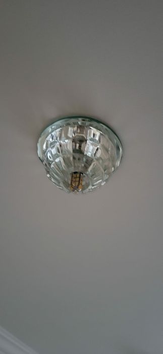 Люстра диаметр 80  и споты