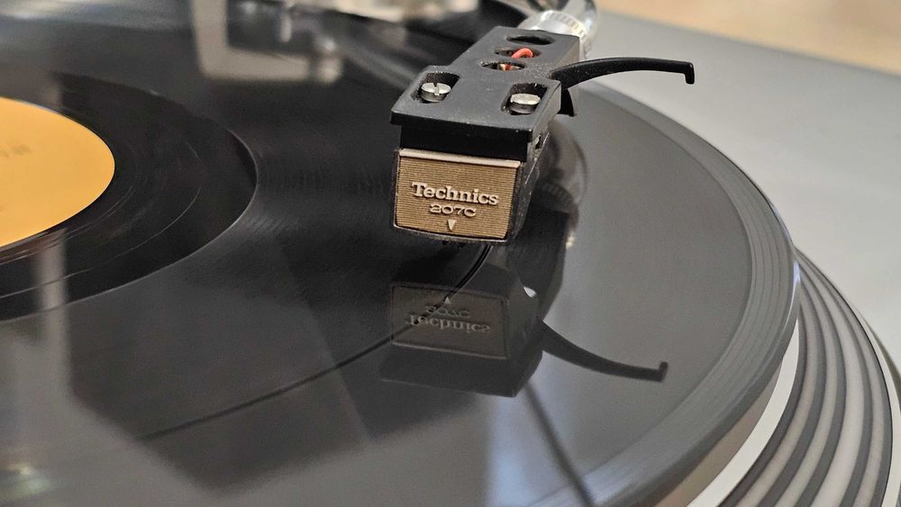 Pickup Technics SL-1700MK2 direct drive functional (cititi) test video