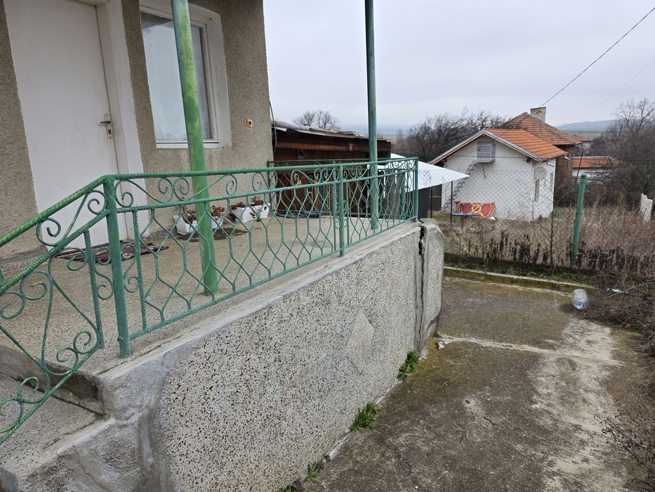 Имот в село ЧАВДАР