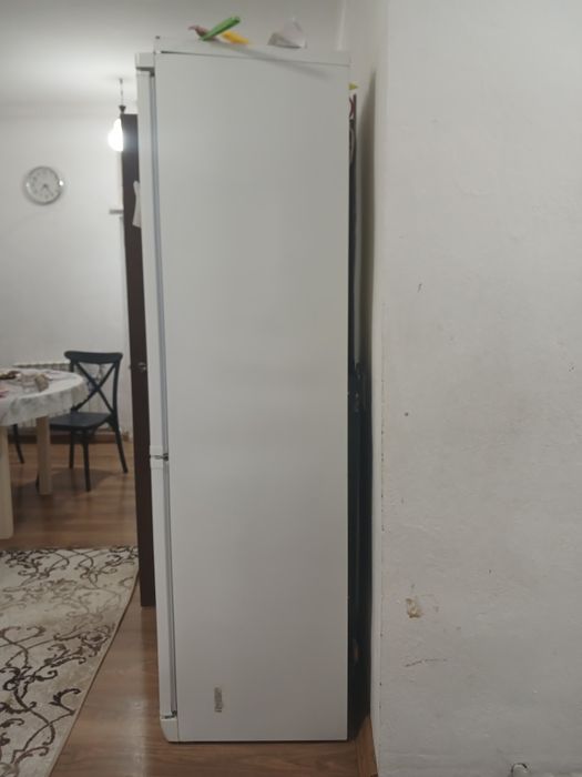 Продам большой холодильник
