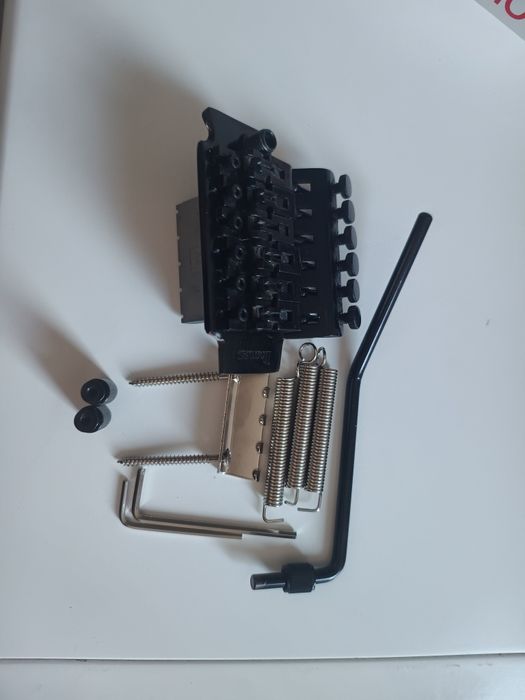 Sistem Floyd Rose bine întreținut + accesorii
pret: 500 lei