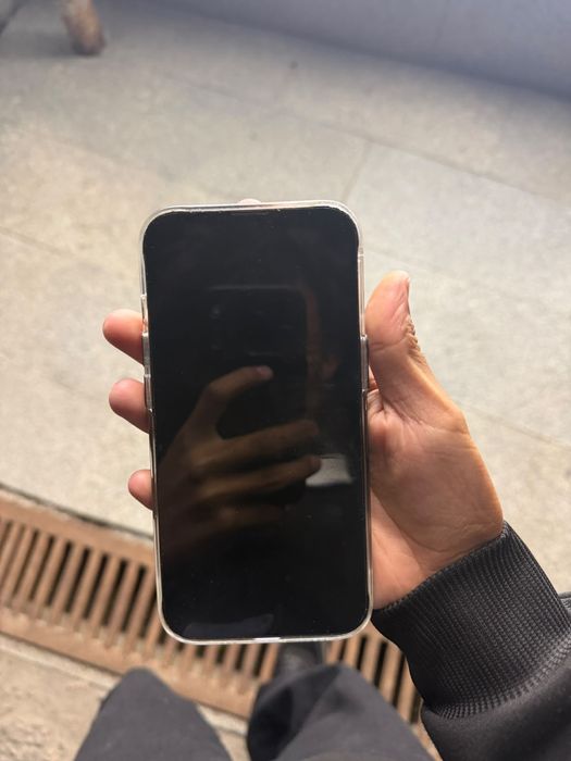 Продам айфон 13 256гб