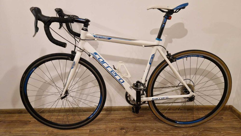 Шосеен велосипед Carera
