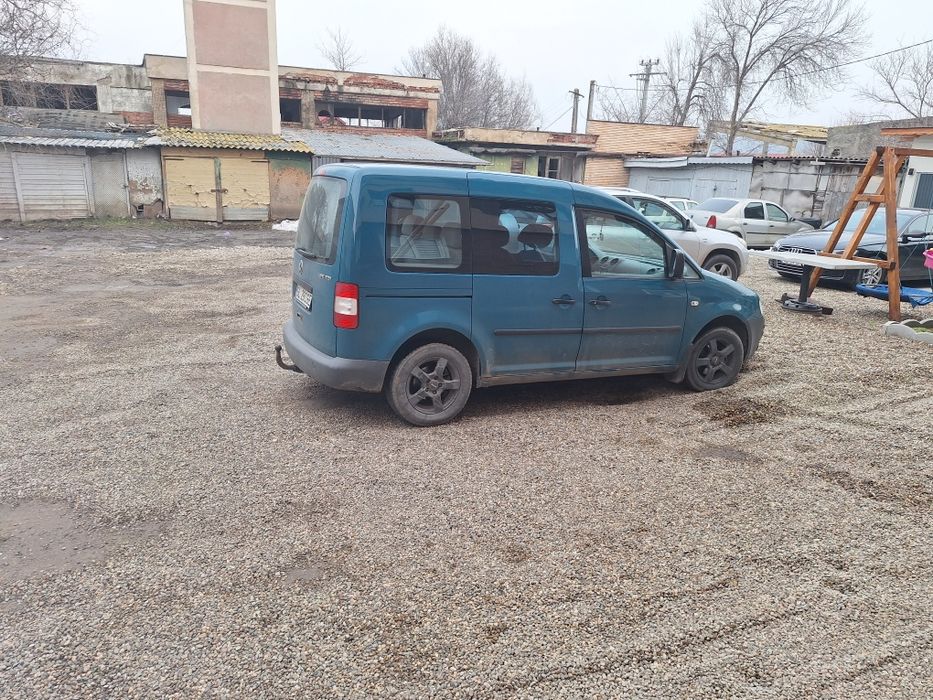 Vând Volkswagen caddy
