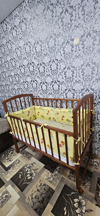 Продам детскую  кроватку
