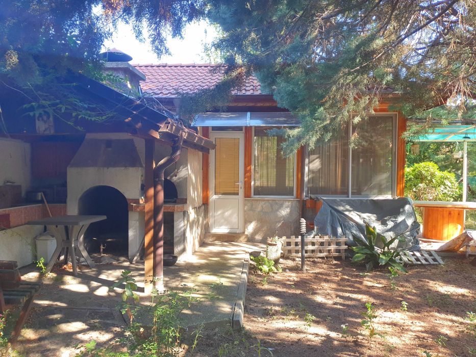 Продава се Къща в Пловдив, Беломорски - 160 кв.м за 1125 €/кв.м - Снимка #1